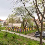 Cozy With Free Parking 아파트 *