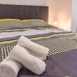 Cozy With Free Parking 아파트 바르나