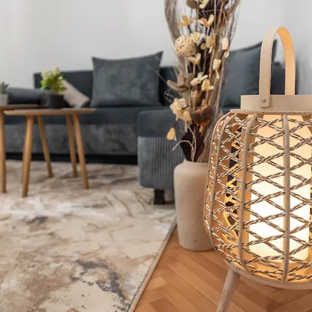 Cozy With Free Parking