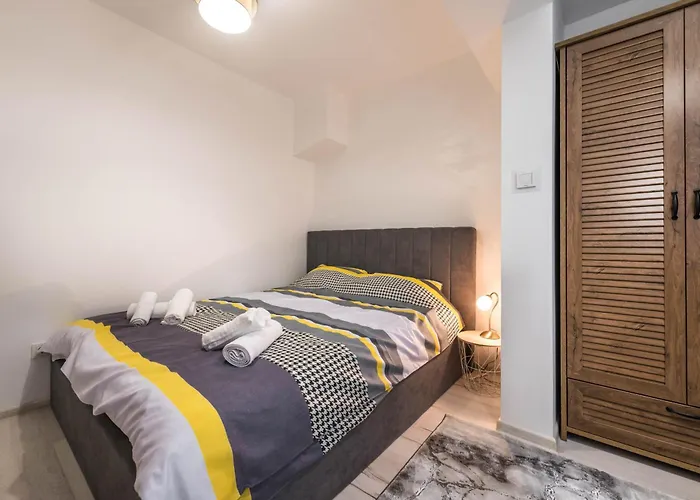 Cozy With Free Parking