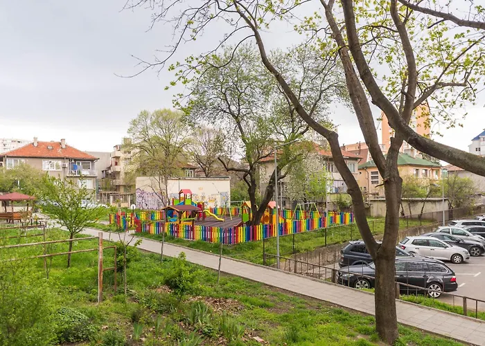 Cozy With Free Parking Apartament *