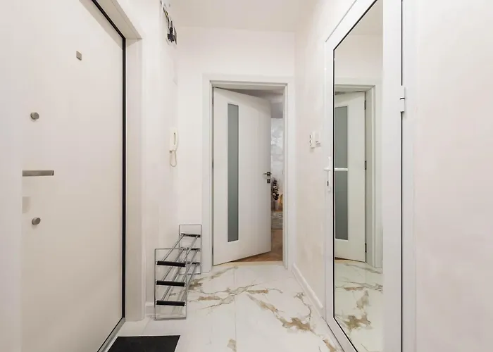 Cozy With Free Parking Apartament Varna