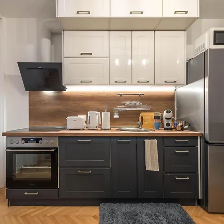 Apartman Cozy With Free Parking