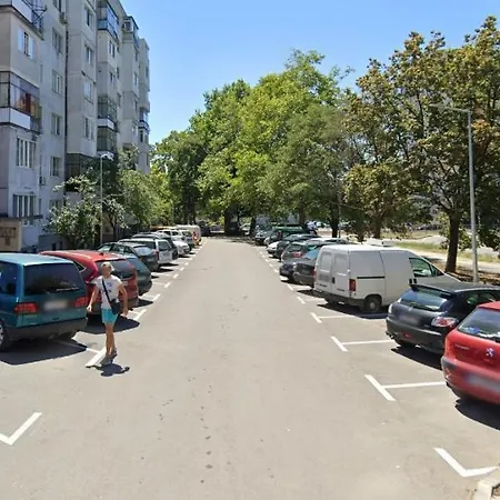 Cozy With Free Parking Апартаменти Варна
