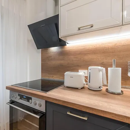 Cozy With Free Parking