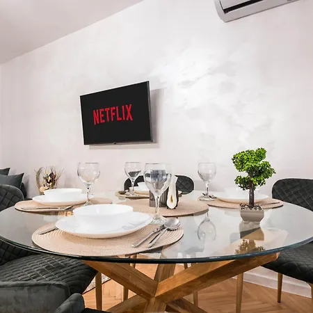 Apartman Cozy With Free Parking