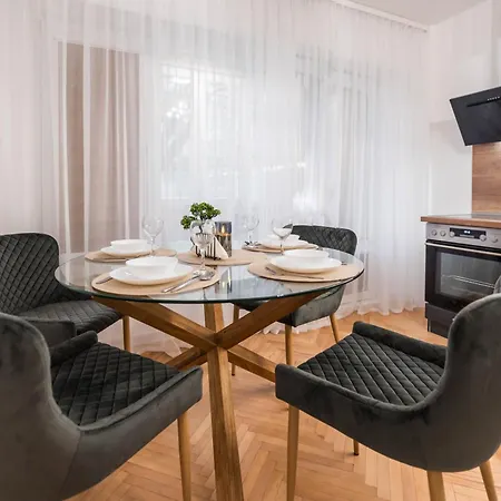 Apartman Cozy With Free Parking Várna