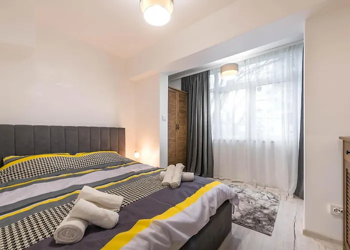 Cozy With Free Parking Apartment *