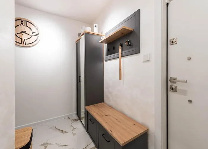 Cozy With Free Parking Varna